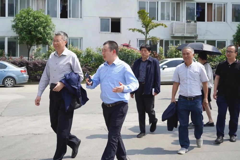 藍(lán)海智裝近日受到了一位省優(yōu)秀專家的特別訪問